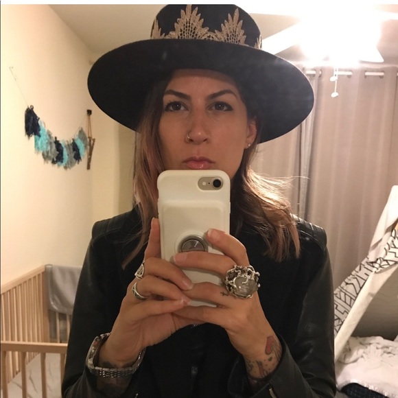 ❤💋️Meet your seller! Joanna Heart 💋❤️ - Picture 7 of 12